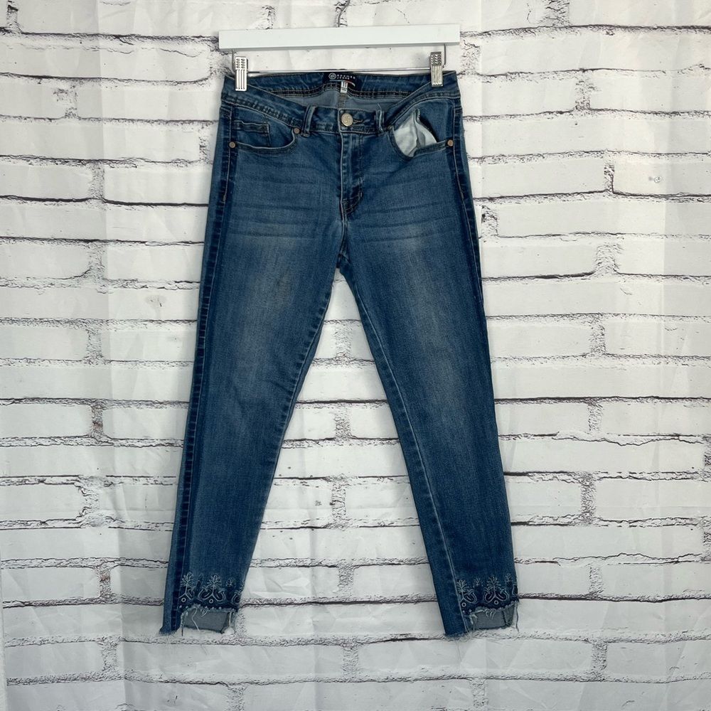 BoomBoom Jeans Mid Rise Skinny Ankle Women’s 11 Blue Embroidered Hem Distressed